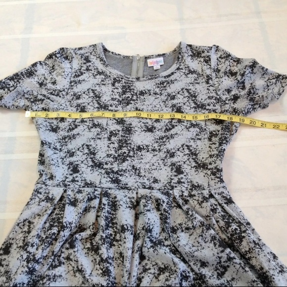 LULAROE Women’s Gray & Black Textured Fit & Flare Dress Size L - Picture 3 of 6